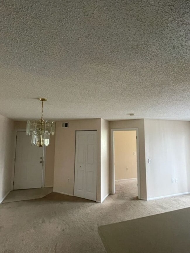 Building Photo - Free Rent for November! 2/2 Condo in Kissimmee for Rent!