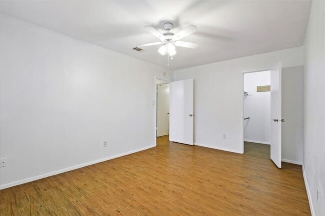 Building Photo - 1313 Southport Dr