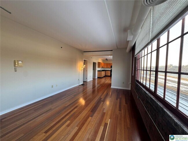 Building Photo - 11 W 2nd St