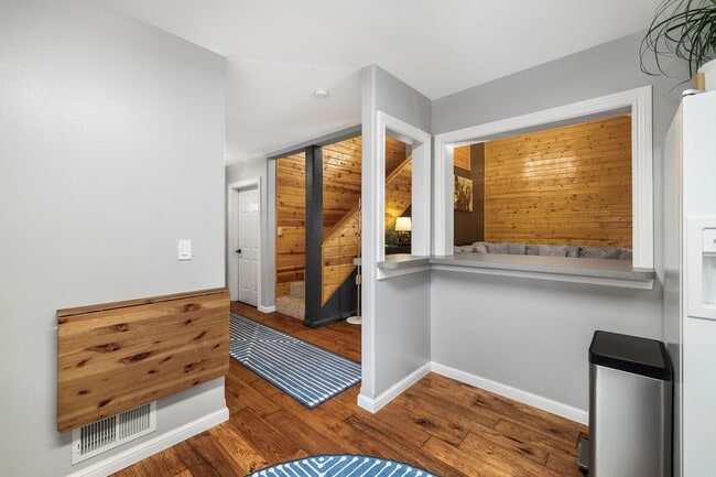 Building Photo - Beautiful Al Tahoe Home in South Lake Taho...