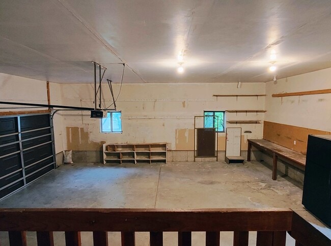 Building Photo - 5 BD 3 BA 2900 sq ft HOME IN DRAPER.