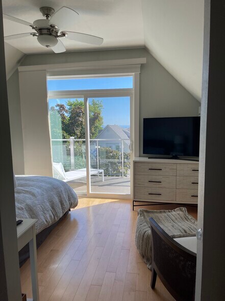 Master Bedroom - 2547 S Shore Dr