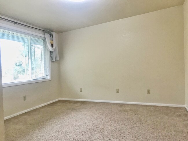 Building Photo - Updated country living