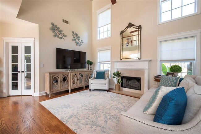 Building Photo - 1504 Belfaire Lake Tr