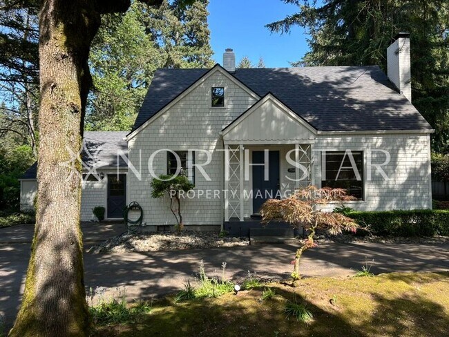Building Photo - Newly Remodeled Lake Oswego Cottage With Lake Access.