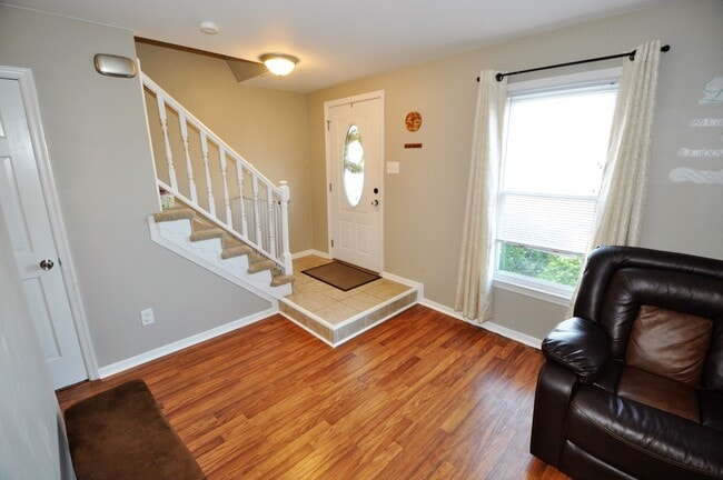 Building Photo - Landstown Lakes