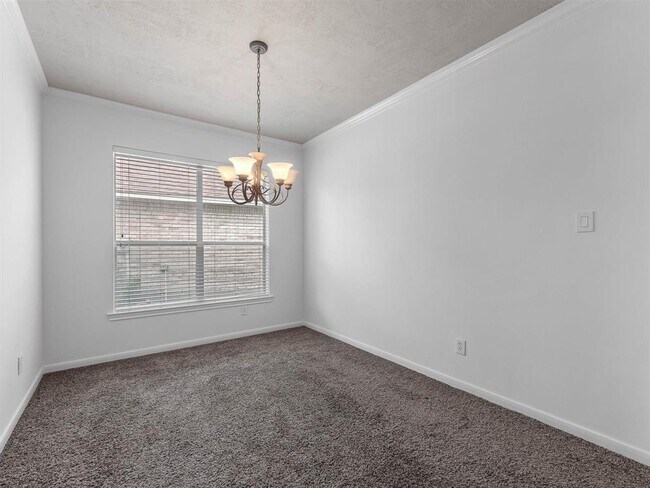 Building Photo - 25553 Oakhurst Forest Dr