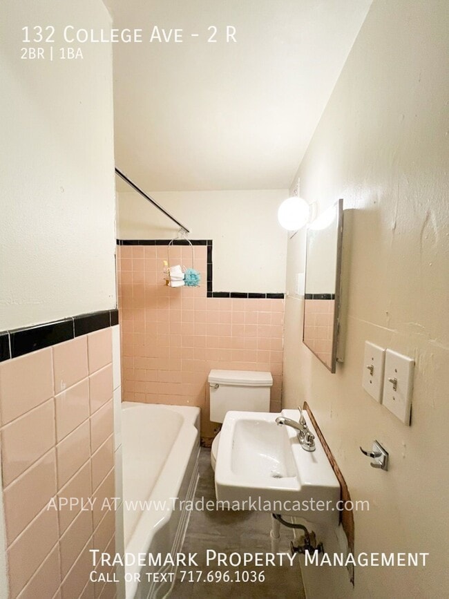 Building Photo - 132 College Ave