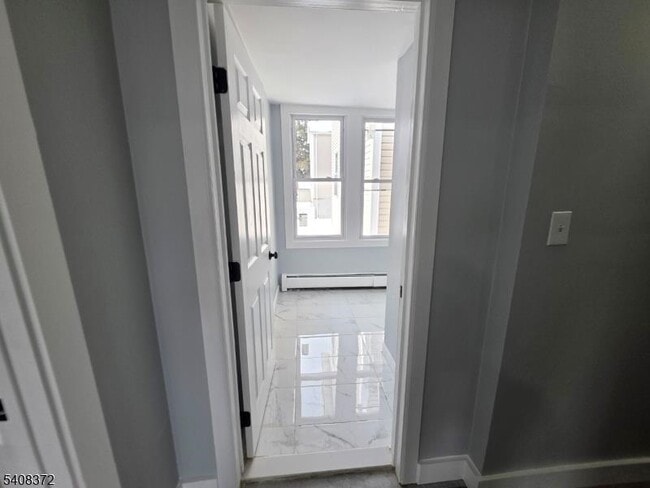 Building Photo - 115 Grant Ave