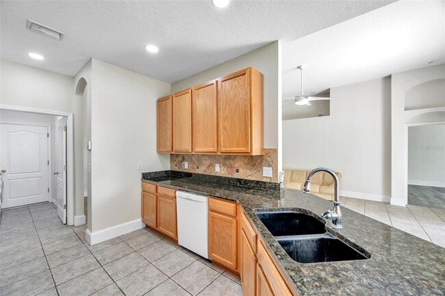 Building Photo - 1915 Fruitridge St