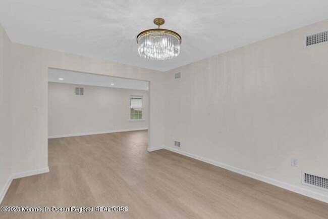 Building Photo - 380 Sapphire Dr