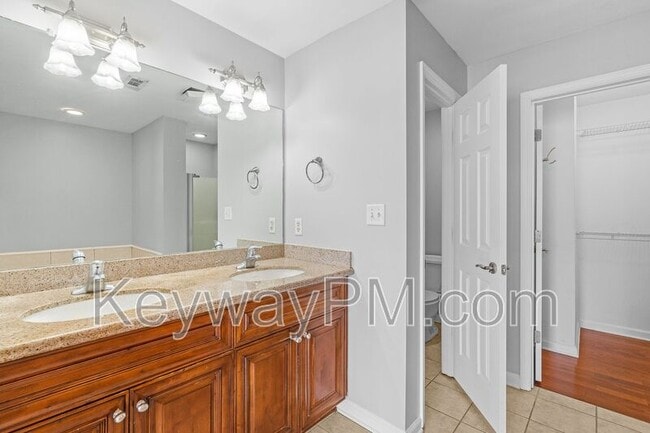 Building Photo - 2207 River Park Ct