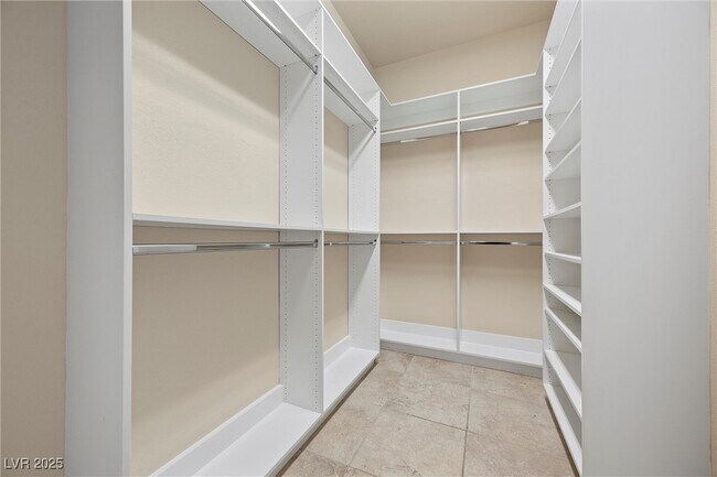 Building Photo - 10381 Pilot Mountain Ct