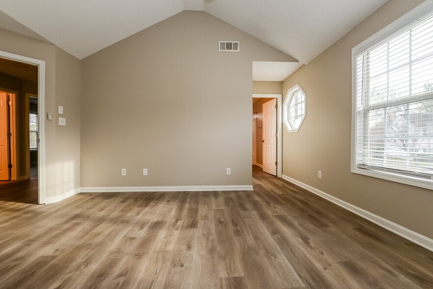 Building Photo - 6612 Chestnut Oaks Ridge