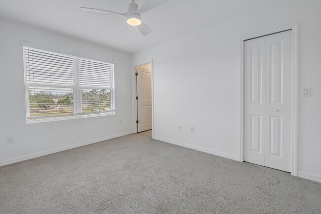 Building Photo - 6111 Fairmont Ln