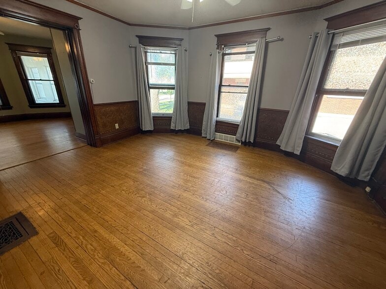 Building Photo - 1915 University Ave