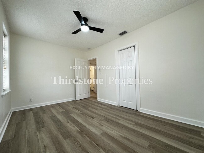 Building Photo - 1178 Murray Dr