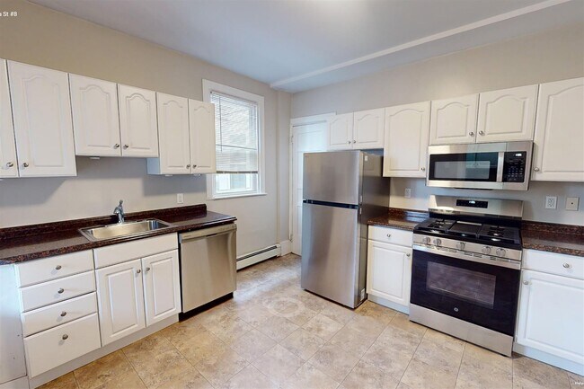 Building Photo - 63 Dana St