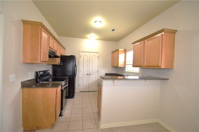 Building Photo - 5005 SW Fieldstone Blvd