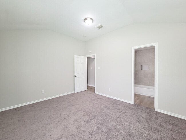 Building Photo - 15814 Murrelet Ct