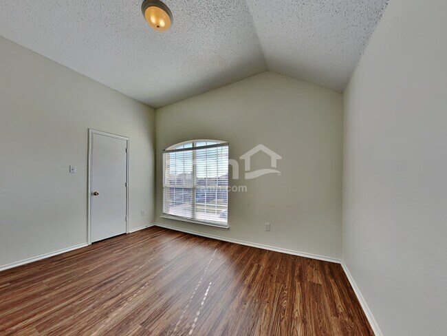 Building Photo - 7701 Longbow Ln