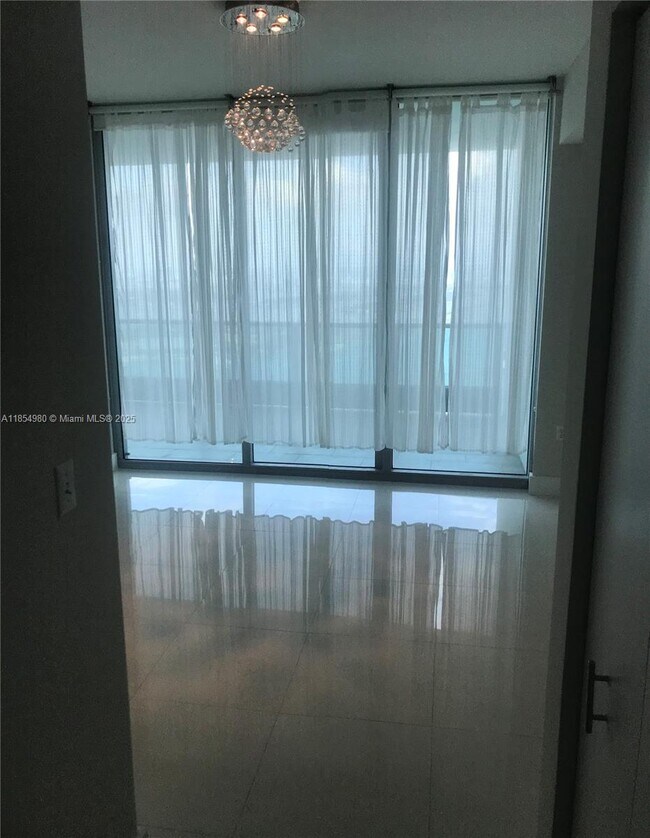 Building Photo - 900 Biscayne Blvd