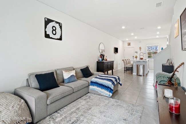 Building Photo - 8415 Zenith Cir