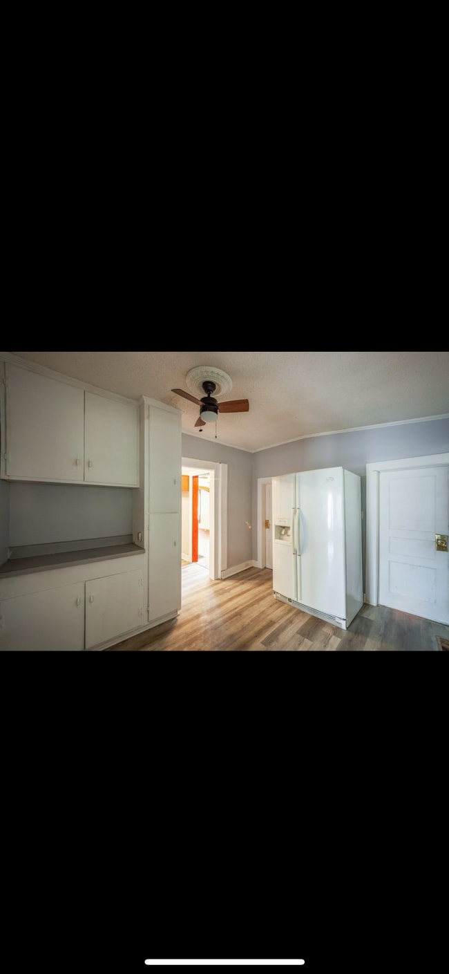 Building Photo - 805 E Jefferson St