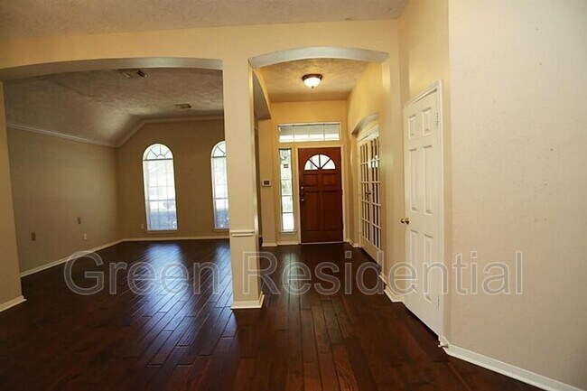 Building Photo - 1718 Calmar Dr