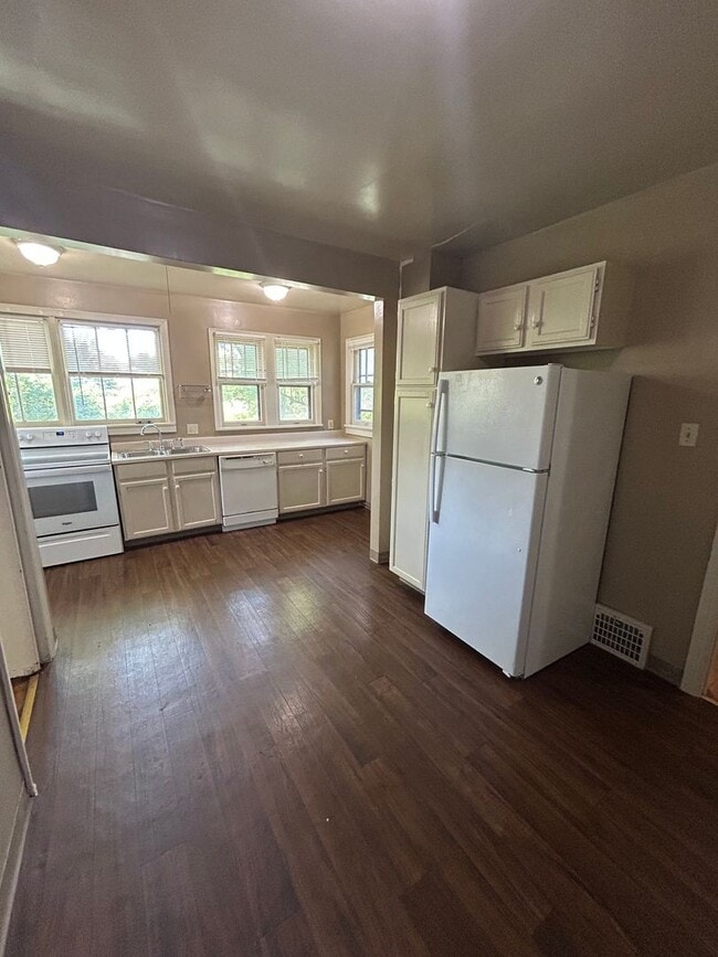 Building Photo - COMING SOON! 2 Bed 1 Bath Home! $13575.00
