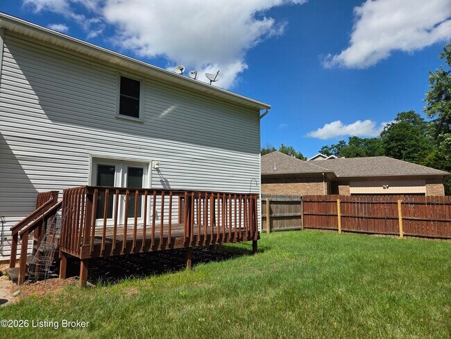 Building Photo - 4204 Holly Tree Dr