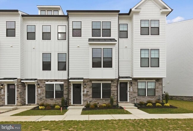 Building Photo - 332 Ensemble Wy