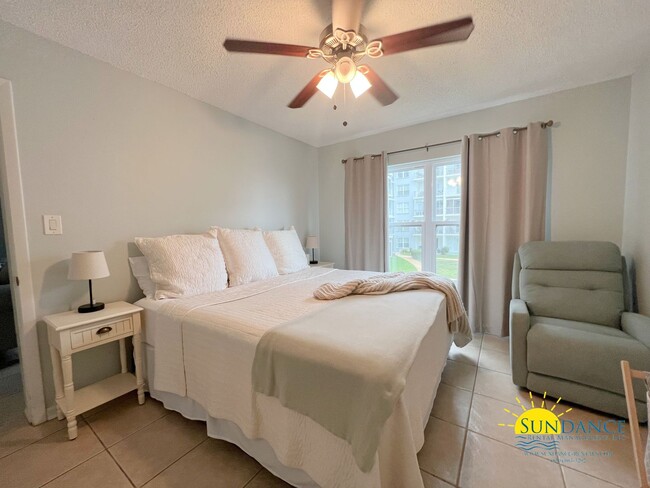 Building Photo - Destin furnished condo INCLUDES A BOAT SLI...