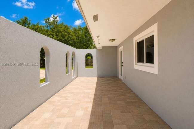Building Photo - 9421 SW 150th St