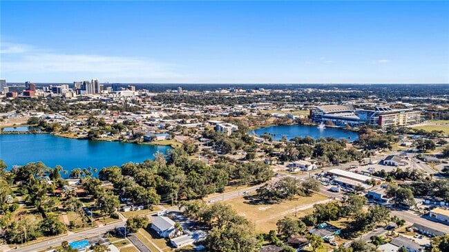 Building Photo - 324 N Lakeland Ave