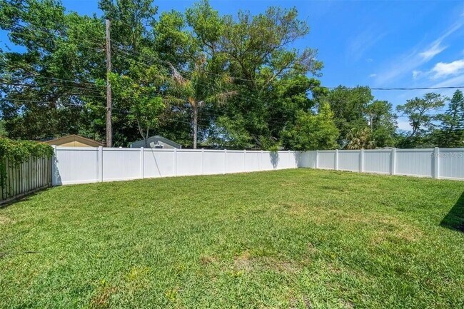 Building Photo - 2132 Isabelle St