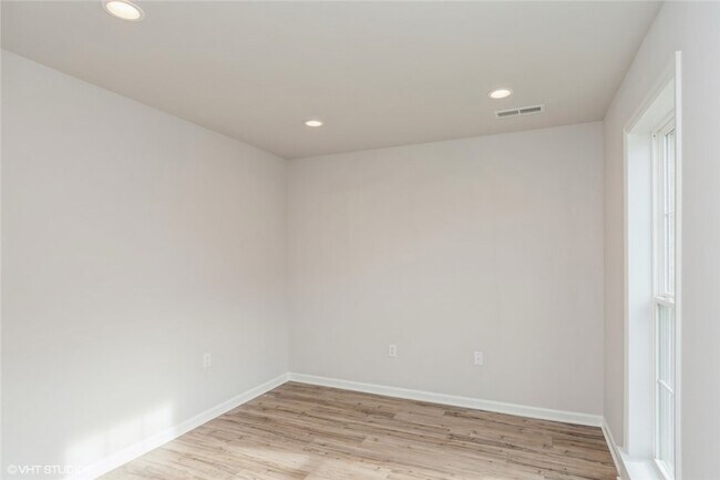 Building Photo - 210 Gress Rd