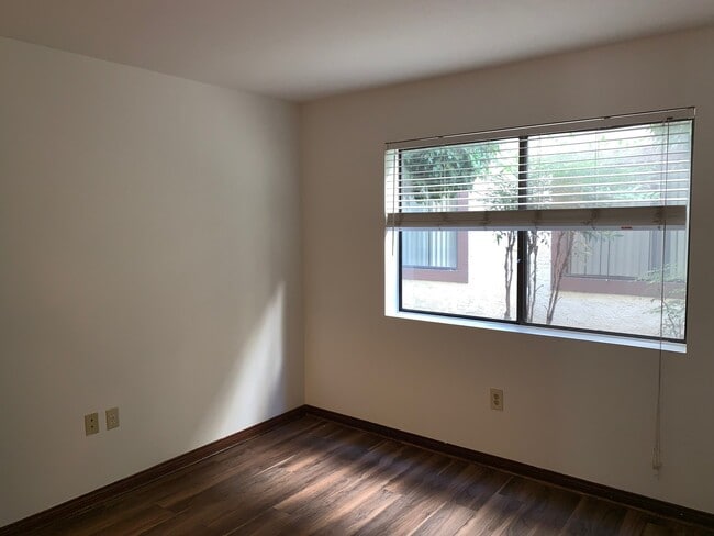 Building Photo - Los Caballeros #119-A