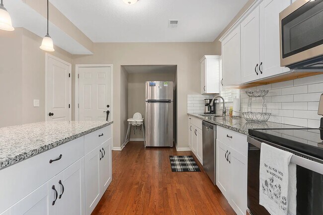 Building Photo - Hopkins Rental