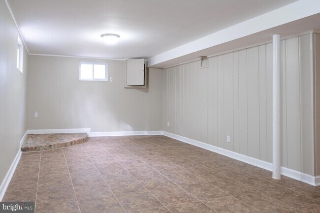 Building Photo - 3903 Fairview Dr