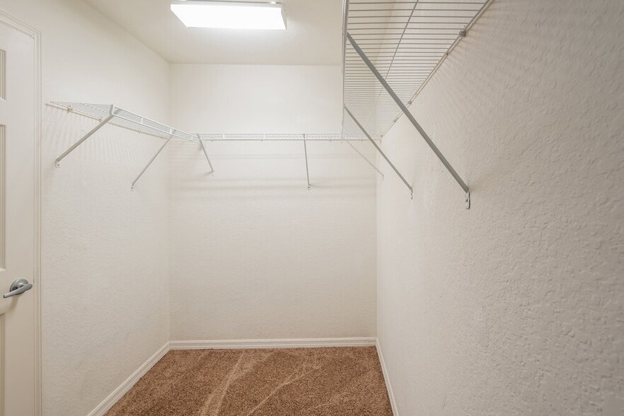 Building Photo - 4736 Summerfield Cir