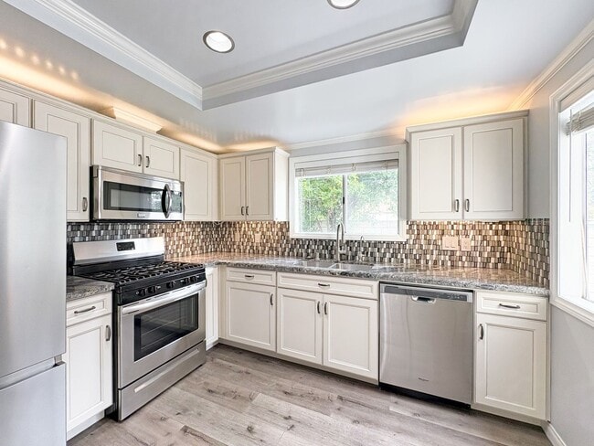 Building Photo - SD: Comfortable 3BD/2BA Home in Oceanside with Community Pool, 2-Car Garage & Walking Trails