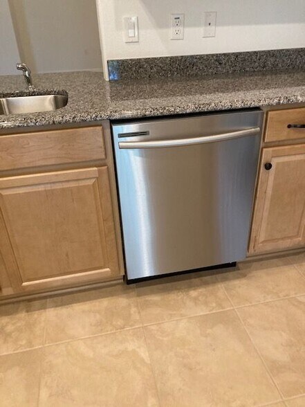 Building Photo - 21 Wood Arbor Ln