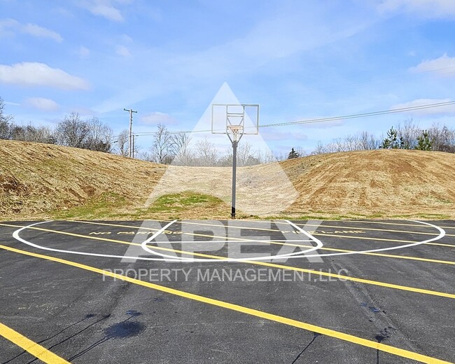 Building Photo - AVALON TOWNHOMES – LIKE NEW - 2 Bd/2.5 Ba Townhome off Topside Road with convenient access to Mar...