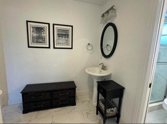 Building Photo - 954 Marlin Cir