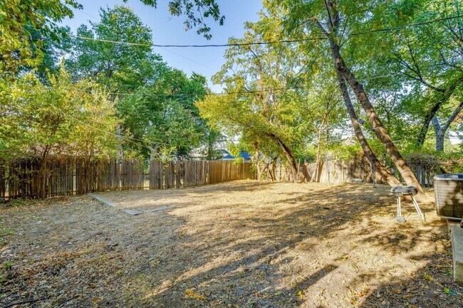 Building Photo - 2618 Bomar Ave