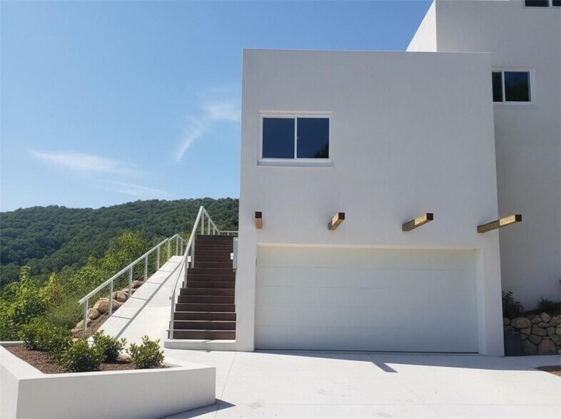 Building Photo - 966 Wauka Ridge Rd