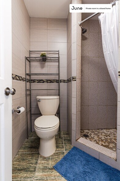 Building Photo - Room in Shared 4 bed/2 bath home