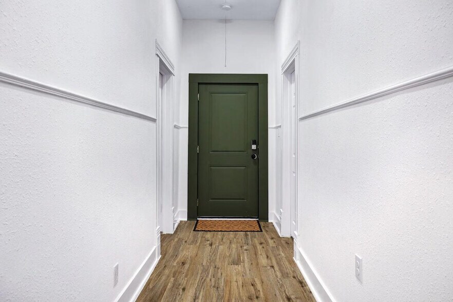 Building Photo - 243 Porter St