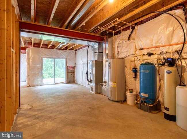 Building Photo - 8401 Hollow Tree Ln